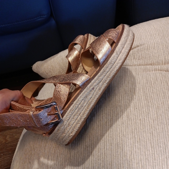 MICHAEL KORS MICHAEL Platform Strappy Ankle Sandals Leather Rose Gold Size 7 - Picture 7 of 7